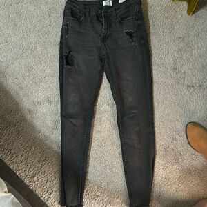 Kenzie very cute loose fitting jeans